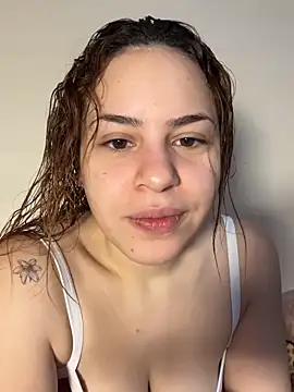 Snapshot of AgnesCampp chatting on 10-04-25, 05:55 AgnesCampp online show from 10-04-25, 05:55