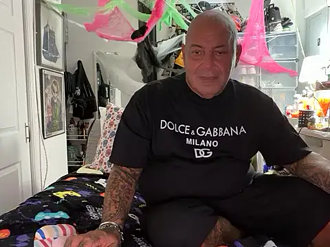 joeytatts66 online show from 10-04-25, 04:21