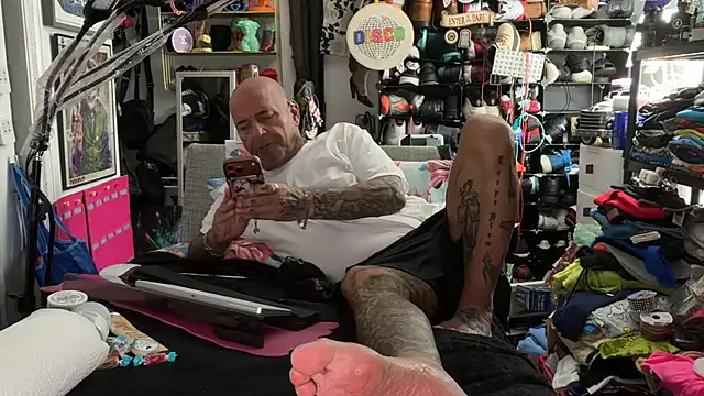 joeytatts66 online show from 06-15-26, 02:47