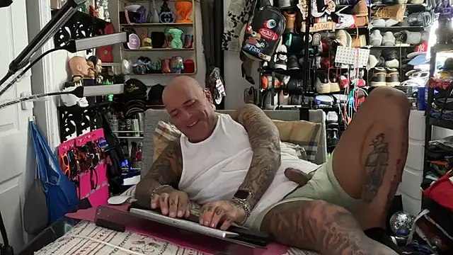 joeytatts66 online show from 06-22-26, 03:58