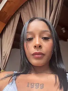 Snapshot of natali_henao chatting on 11-12-25, 08:41 natali henao online show from 11-12-25, 08:41