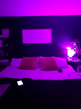 Snapshot of _CumSeeV_ chatting on 10-18-25, 04:26  CumSeeV  online show from 10-18-25, 04:26