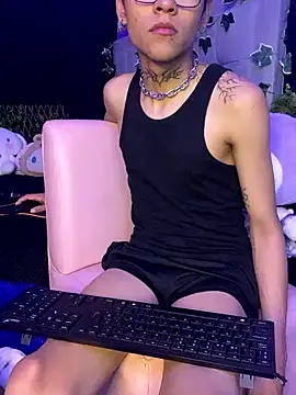 Snapshot of jacks_hotter chatting on 01-22-25, 05:26 jacks hotter online show from 01-22-25, 05:26