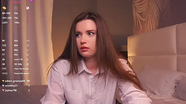 LoraDevon online show from 01-27-25, 10:16