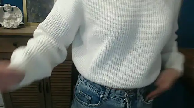 Snapshot of felicity_gold chatting on 12-27-24, 10:34 felicity gold online show from 12-27-24, 10:34