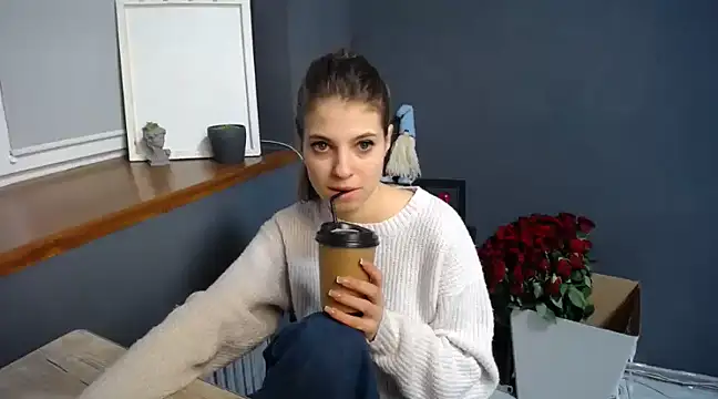 Snapshot of felicity_gold chatting on 02-17-25, 07:37 felicity gold online show from 02-17-25, 07:37