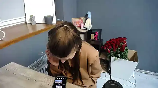 Snapshot of felicity_gold chatting on 02-18-25, 07:32 felicity gold online show from 02-18-25, 07:32