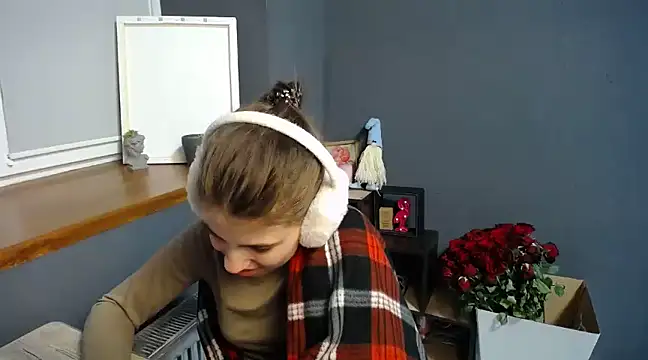 Snapshot of felicity_gold chatting on 02-22-25, 10:18 felicity gold online show from 02-22-25, 10:18