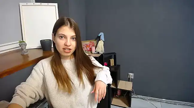 Snapshot of felicity_gold chatting on 03-18-25, 07:19 felicity gold online show from 03-18-25, 07:19