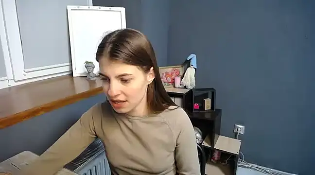 Snapshot of felicity_gold chatting on 03-19-25, 07:29 felicity gold online show from 03-19-25, 07:29