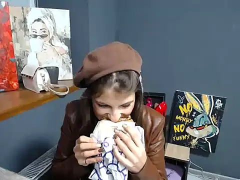 Snapshot of felicity_gold chatting on 10-03-25, 06:54 felicity gold online show from 10-03-25, 06:54