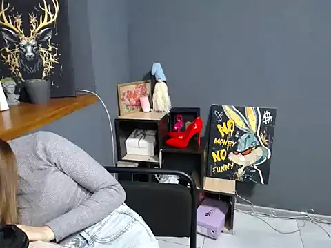 Snapshot of felicity_gold chatting on 10-13-25, 06:13 felicity gold online show from 10-13-25, 06:13