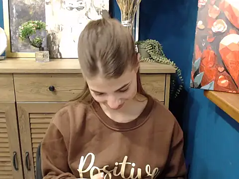 Snapshot of felicity_gold chatting on 11-18-25, 07:24 felicity gold online show from 11-18-25, 07:24