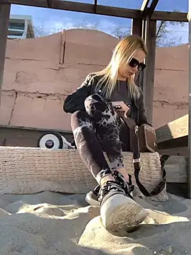 Snapshot of DonorDi chatting on 03-07-25, 01:29 DonorDi online show from 03-07-25, 01:29