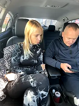 Snapshot of DonorDi chatting on 10-21-25, 10:27 DonorDi online show from 10-21-25, 10:27