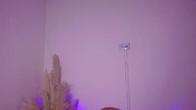 AngelaWhitte  online show from 02-02-25, 01:45