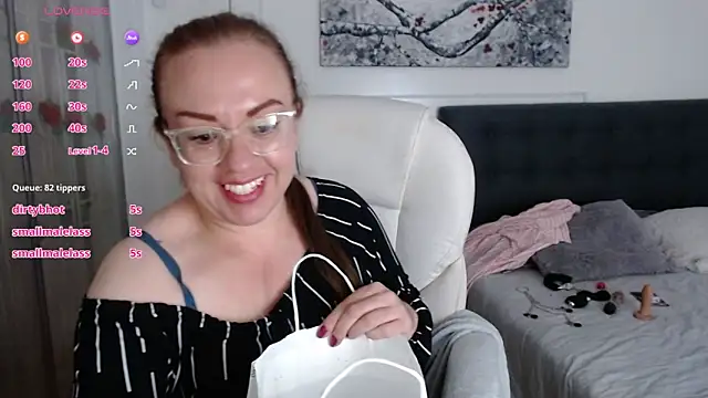 Snapshot of Tania_Goddess_ chatting on 01-17-25, 01:15 Tania Goddess online show from 01-17-25, 01:15