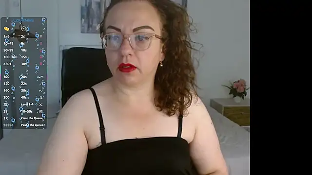 Snapshot of Tania_Goddess_ chatting on 09-17-25, 02:08 Tania Goddess online show from 09-17-25, 02:08