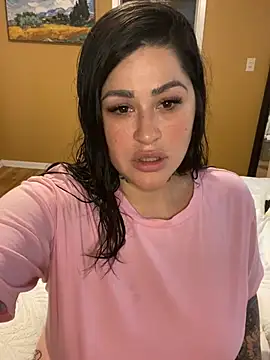 Snapshot of TexasTattooedHouseWife chatting on 02-24-25, 10:03 TexasTattooedHouseWife online show from 02-24-25, 10:03