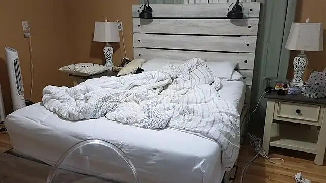 Snapshot of TexasTattooedHouseWife chatting on 11-07-25, 02:50 TexasTattooedHouseWife online show from 11-07-25, 02:50