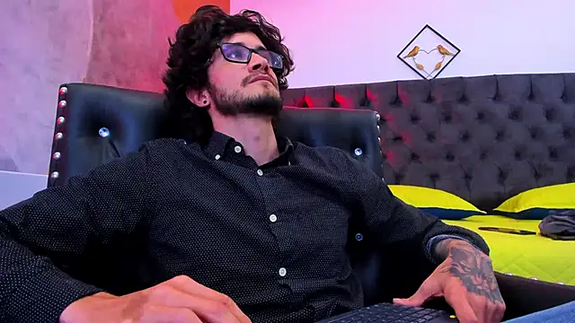 Loggan donnelly online show from 12-15-24, 12:51