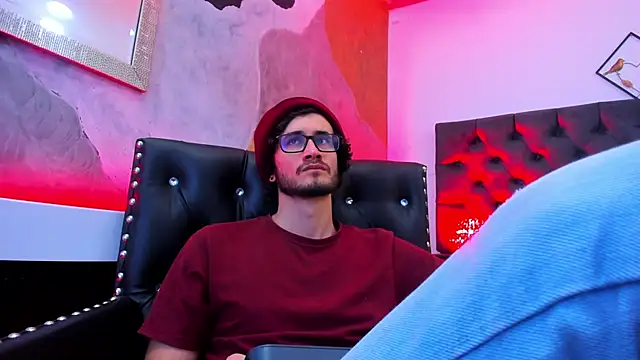 Loggan donnelly online show from 12-15-24, 08:36