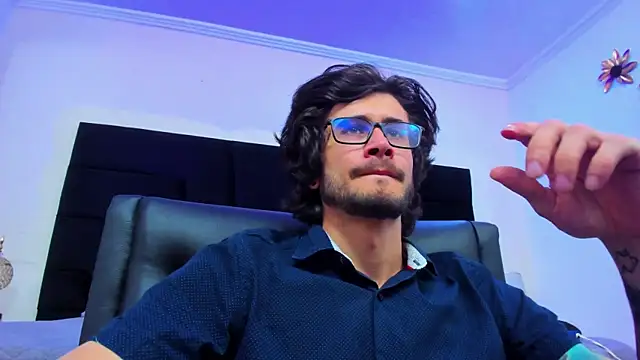 Loggan donnelly online show from 01-12-25, 08:14