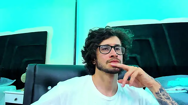 Loggan donnelly online show from 01-17-25, 09:06