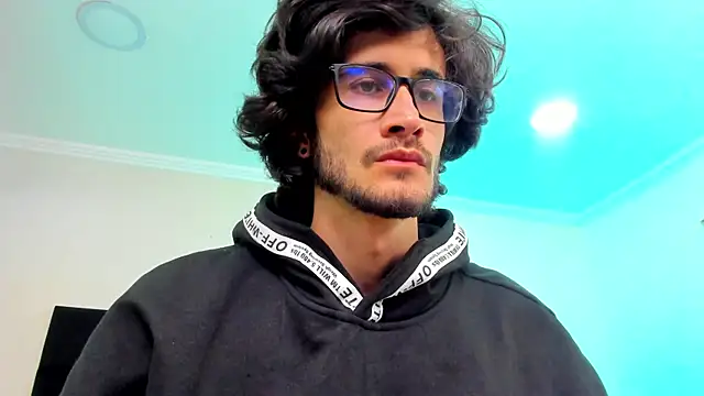 Loggan donnelly online show from 02-08-25, 12:49