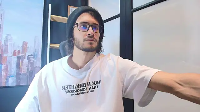 Loggan donnelly online show from 03-13-25, 08:11