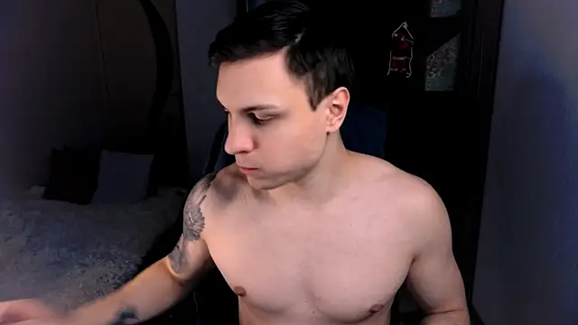 handsome guy01 online show from 12-19-24, 07:07