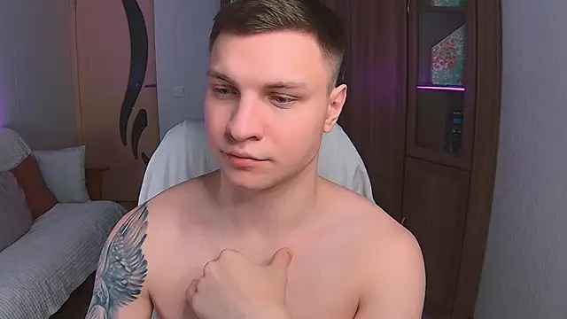 handsome guy01 online show from 03-07-25, 04:24