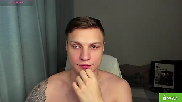 handsome guy01 online show from 05-04-26, 05:42