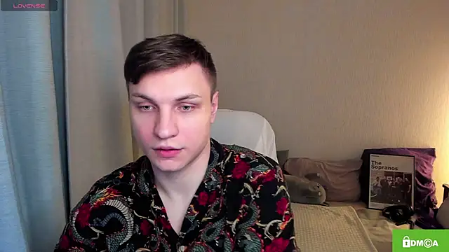 handsome guy01 online show from 05-12-26, 09:34