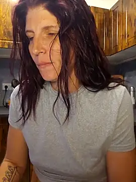 Snapshot of Lenchen_ chatting on 04-18-26, 07:51 Lenchen online show from 04-18-26, 07:51