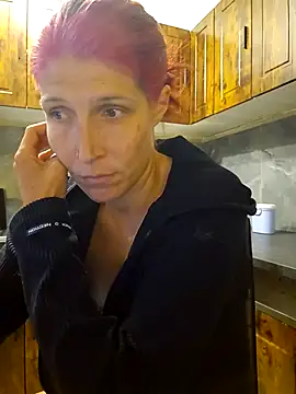 Snapshot of Lenchen_ chatting on 05-15-26, 07:43 Lenchen online show from 05-15-26, 07:43