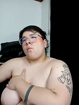 Snapshot of amalia_love chatting on 12-13-24, 05:49 amalia love online show from 12-13-24, 05:49