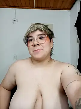 Snapshot of amalia_love chatting on 01-12-25, 09:40 amalia love online show from 01-12-25, 09:40