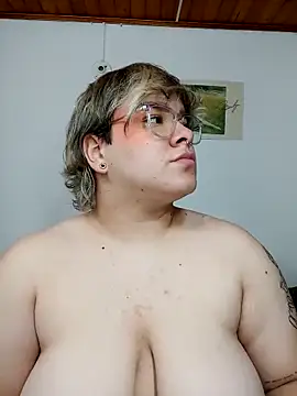 Snapshot of amalia_love chatting on 02-14-25, 10:25 amalia love online show from 02-14-25, 10:25