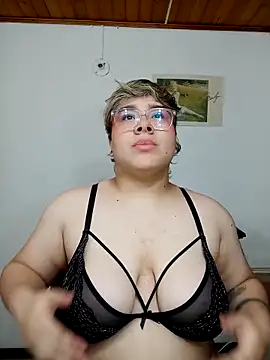 Snapshot of amalia_love chatting on 02-22-25, 11:03 amalia love online show from 02-22-25, 11:03