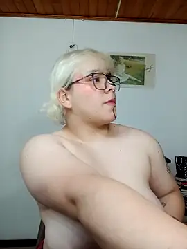 Snapshot of amalia_love chatting on 11-01-25, 08:00 amalia love online show from 11-01-25, 08:00