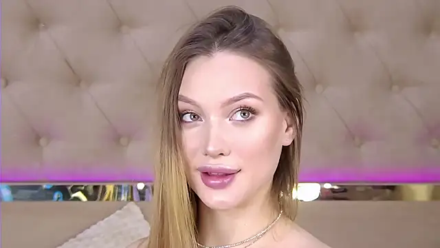 Snapshot of ViolaFlirt chatting on 01-08-25, 05:05 ViolaFlirt online show from 01-08-25, 05:05