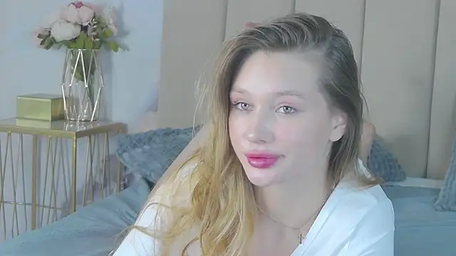 Snapshot of ViolaFlirt chatting on 01-28-25, 01:05 ViolaFlirt online show from 01-28-25, 01:05