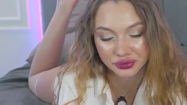 Snapshot of ViolaFlirt chatting on 02-06-25, 10:37 ViolaFlirt online show from 02-06-25, 10:37