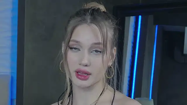 Snapshot of ViolaFlirt chatting on 02-09-25, 06:54 ViolaFlirt online show from 02-09-25, 06:54