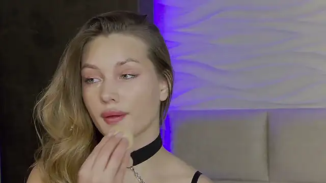 Snapshot of ViolaFlirt chatting on 03-20-25, 10:54 ViolaFlirt online show from 03-20-25, 10:54