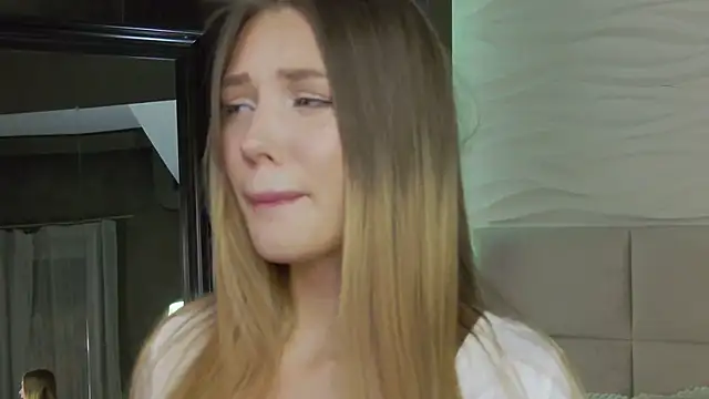 Snapshot of ViolaFlirt chatting on 03-21-25, 04:28 ViolaFlirt online show from 03-21-25, 04:28