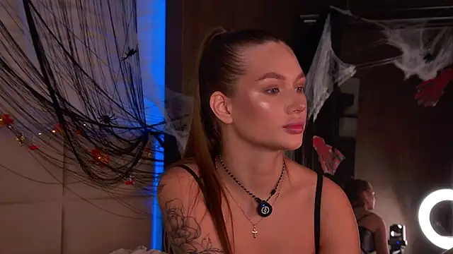 Snapshot of ViolaFlirt chatting on 10-25-25, 04:31 ViolaFlirt online show from 10-25-25, 04:31