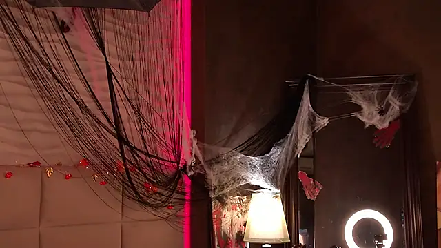 Snapshot of ViolaFlirt chatting on 10-28-25, 04:38 ViolaFlirt online show from 10-28-25, 04:38