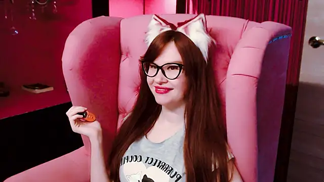 Snapshot of CarolGiggly chatting on 12-04-24, 05:05 CarolGiggly online show from 12-04-24, 05:05